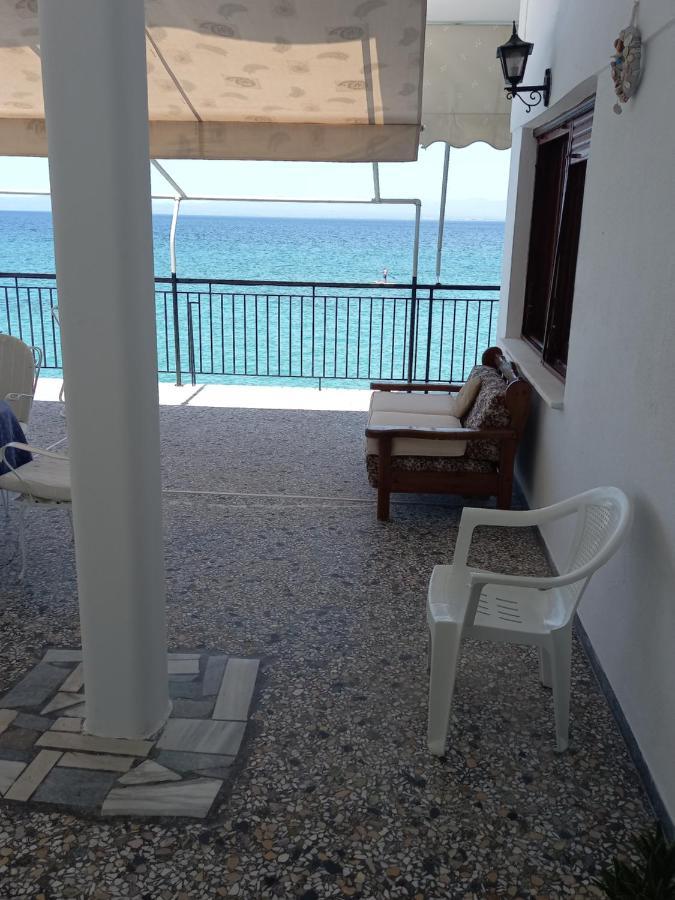 Ekie Apartment With Sea View Kalamata Exterior photo