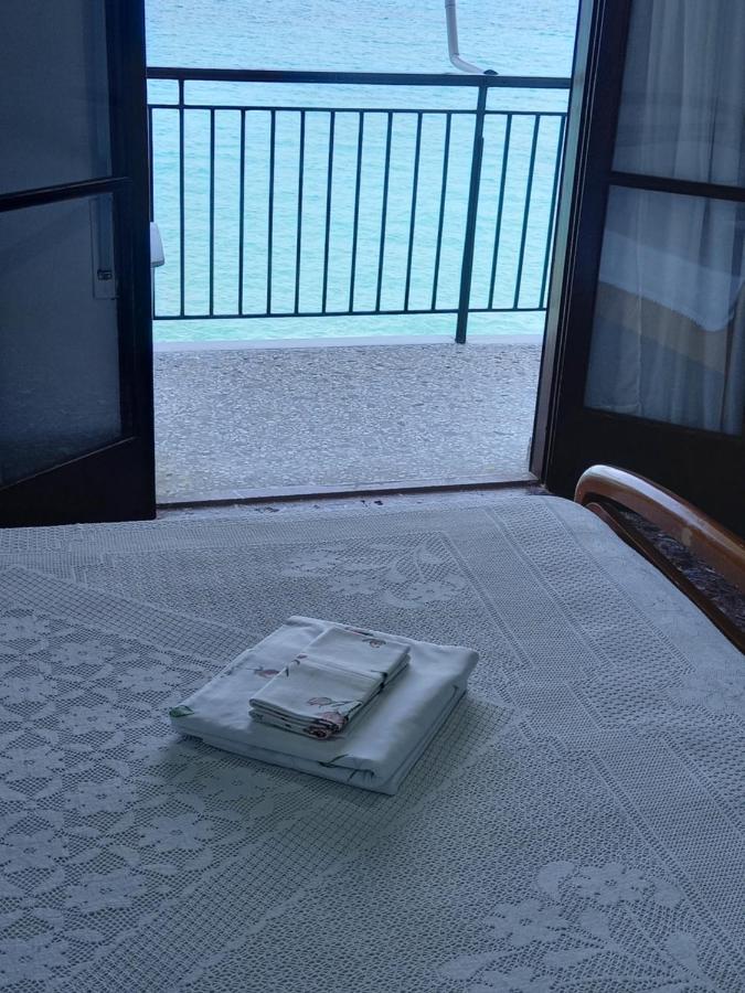 Ekie Apartment With Sea View Kalamata Exterior photo